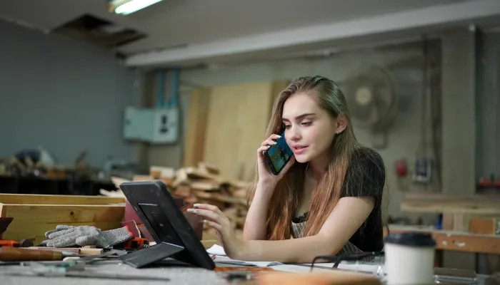 Client working with a GetFriday virtual assistant