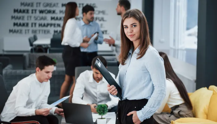 Client working with a GetFriday virtual assistant